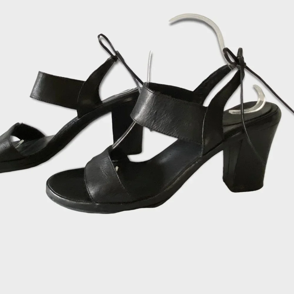 ONO black cushioned‎ insole comfort heels sandals 11 M Cara tie back